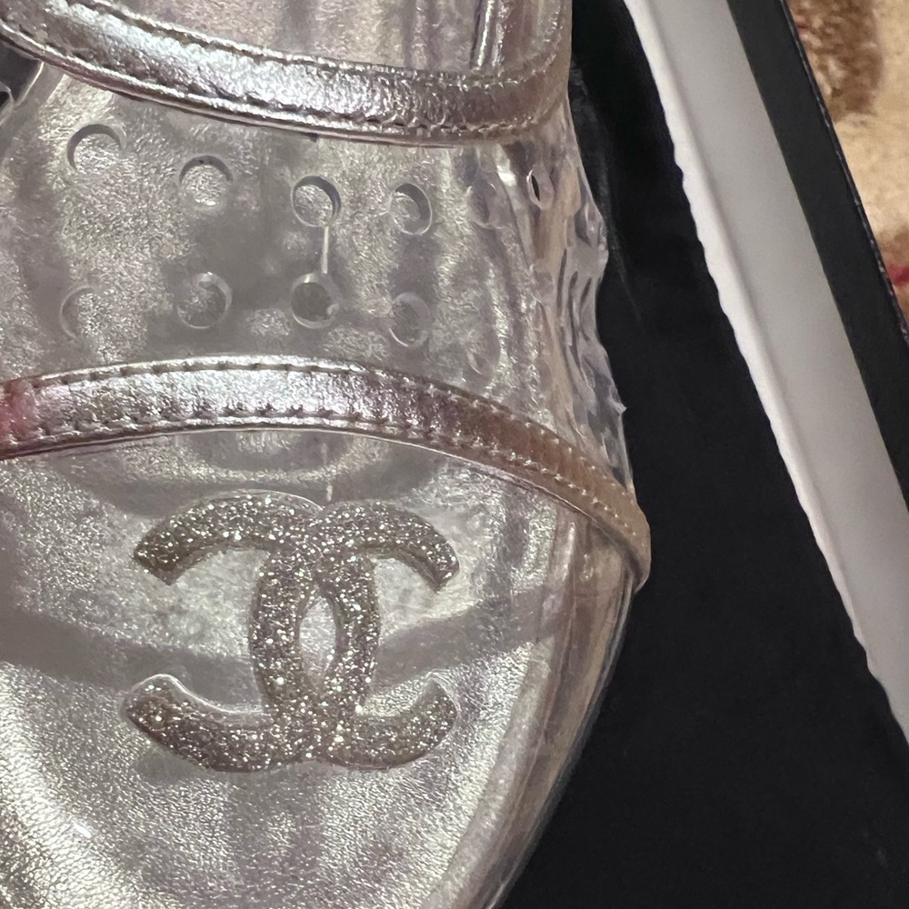 Chanel silver lace up shoes - Picture 11 of 13